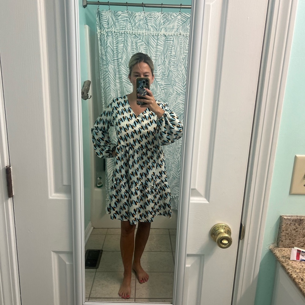 Geometric print dress with sleeves that flair, Medium